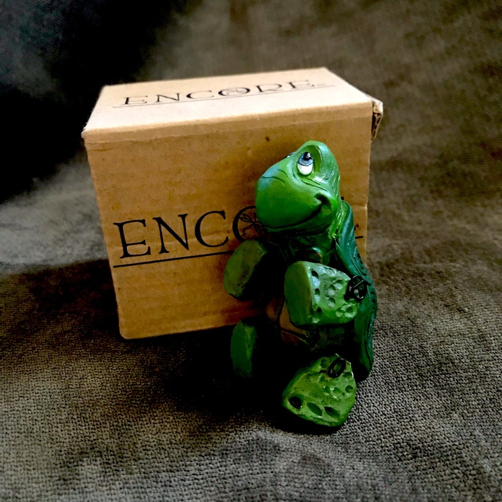 Turtle figurine